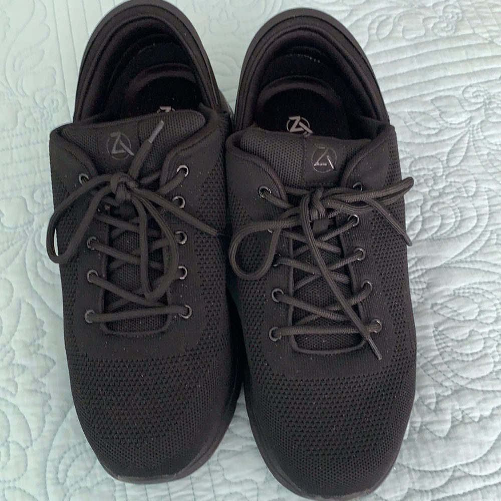 NWOT size 14 men’s sneakers